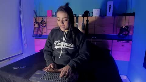 Chloeallennn  online show from April 13, 2026, 2:00 pm