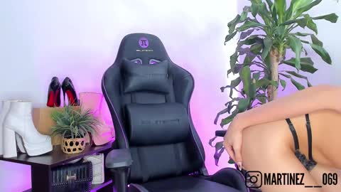 CHLOE online show from September 30, 2025, 8:47 pm