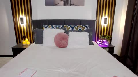 Follow My New account online show from September 18, 2025, 4:14 am