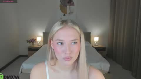 Chloe online show from January 19, 2026, 4:05 am