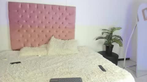 chloe and leider online show from March 18, 2026, 12:52 pm