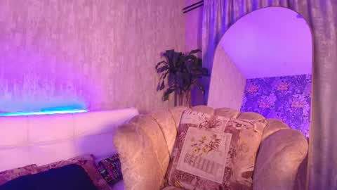 Chloe online show from June 15, 2026, 8:22 pm