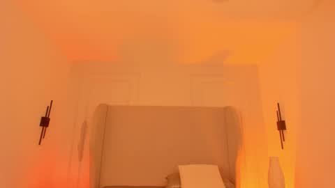 Chloe online show from December 4, 2025, 12:36 pm