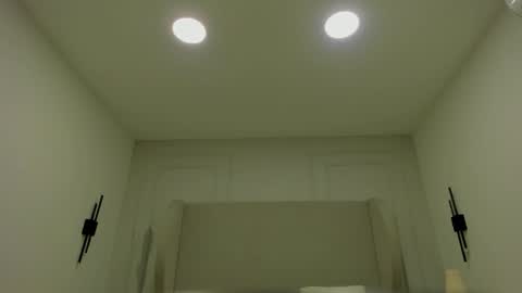 Chloe online show from December 19, 2025, 12:12 pm