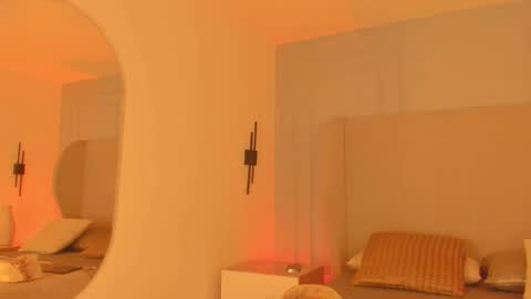 Chloe online show from March 3, 2026, 12:22 pm