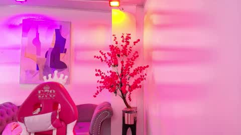 Chloe online show from March 14, 2026, 11:37 am