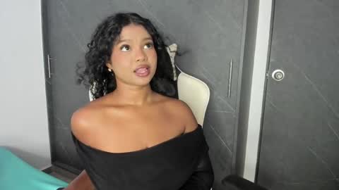 chloe online show from April 4, 2026, 4:37 pm