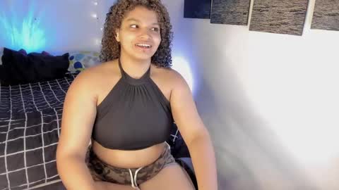 Snapshot of chloe_kisses chatting on April 24, 2026, 11:34 am chloe_kisses online show from April 24, 2026, 11:34 am