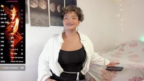 Snapshot of chloe_kisses chatting on June 2, 2026, 11:23 am chloe_kisses online show from June 2, 2026, 11:23 am