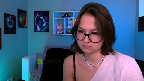 Snapshot of chloe_ley chatting on June 29, 2026, 7:14 pm chloe_ley online show from June 29, 2026, 7:14 pm