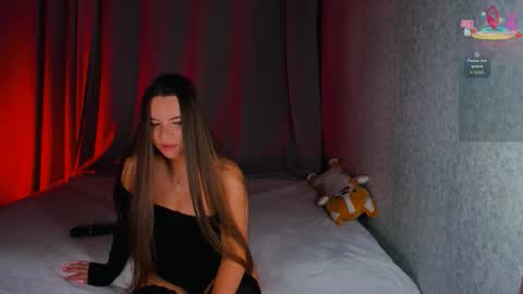 Chloe online show from October 27, 2025, 9:08 pm