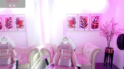 Chloe  online show from May 11, 2026, 11:49 am