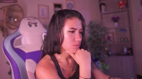 CLOE  online show from March 2, 2026, 8:59 pm