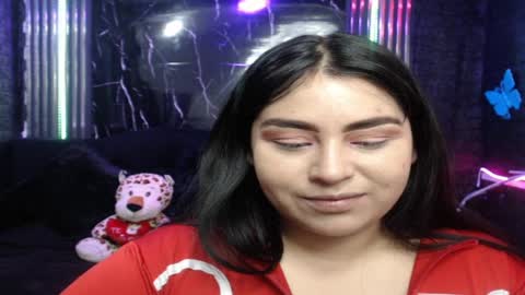 chloe_smith5 online show from April 7, 2026, 1:33 pm