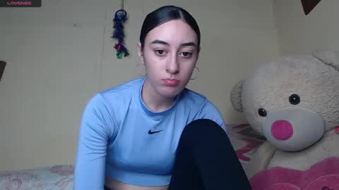 Snapshot of chloe_vahos chatting on January 8, 2025, 8:50 pm Chloe  online show from January 8, 2025, 8:50 pm