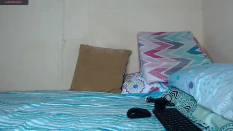 Snapshot of chloe_vahos chatting on January 16, 2025, 9:40 pm Chloe  online show from January 16, 2025, 9:40 pm
