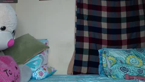 Snapshot of chloe_vahos chatting on January 20, 2025, 6:43 pm Chloe  online show from January 20, 2025, 6:43 pm