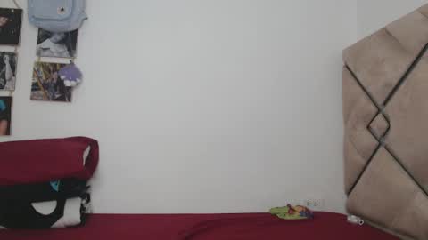 Chloe  online show from November 13, 2025, 5:01 pm