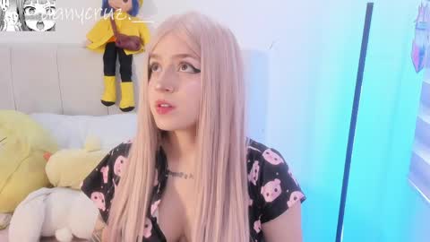 Chloe online show from May 18, 2026, 9:53 pm