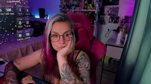 Snapshot of chloekohaku chatting on February 12, 2025, 4:23 am ChloeKohaku online show from February 12, 2025, 4:23 am