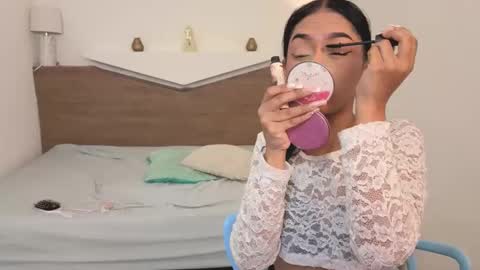 C H L O E online show from January 13, 2026, 1:16 pm