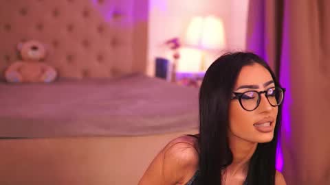 Chlo online show from December 23, 2025, 3:59 am