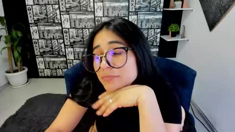 ChloeTurner  online show from December 2, 2025, 7:09 pm