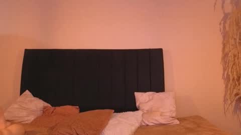 ChloeTurner  online show from December 13, 2025, 7:53 pm