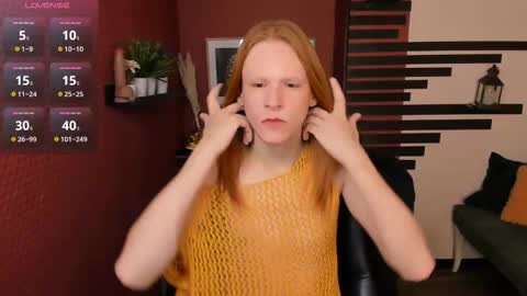 Chloe online show from October 30, 2025, 9:55 am