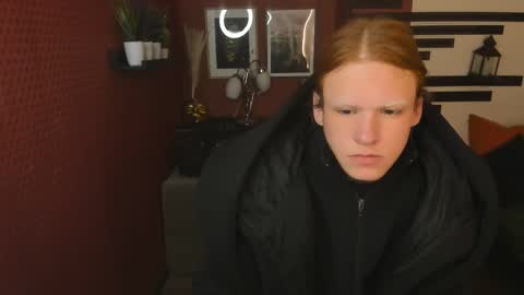 Chloe online show from November 26, 2025, 11:00 am