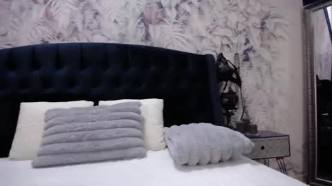 Chloe online show from April 8, 2026, 5:07 am