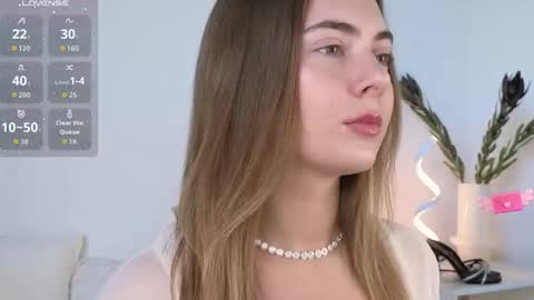 Snapshot of chloi_hes chatting on September 22, 2025, 9:11 am chloi_hes online show from September 22, 2025, 9:11 am