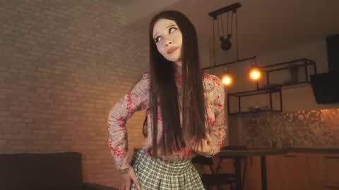 Chloe online show from June 16, 2026, 1:47 pm