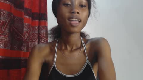 Snapshot of choco_petitqueen chatting on December 28, 2024, 8:48 am choco_petitqueen online show from December 28, 2024, 8:48 am