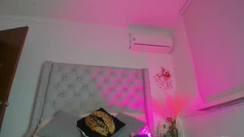 chocobunny1 online show from November 12, 2025, 12:16 pm