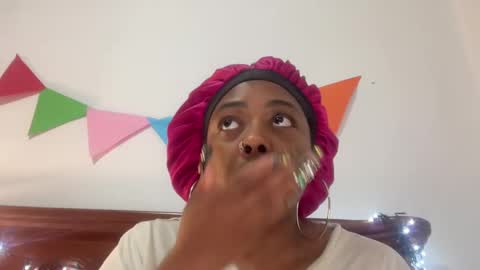 Snapshot of chocolatecakequeen chatting on November 11, 2025, 4:23 am ChocolateCakeQueen online show from November 11, 2025, 4:23 am