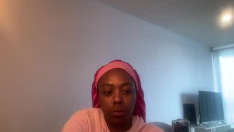 Snapshot of chocolatecakequeen chatting on December 2, 2025, 12:54 pm ChocolateCakeQueen online show from December 2, 2025, 12:54 pm