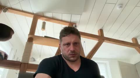 Snapshot of chris164 chatting on April 13, 2026, 8:09 am Chris online show from April 13, 2026, 8:09 am