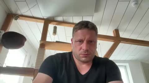 Snapshot of chris164 chatting on May 4, 2026, 8:21 am Chris online show from May 4, 2026, 8:21 am