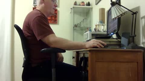 Snapshot of chris2002b chatting on September 24, 2025, 4:16 am chris2002b online show from September 24, 2025, 4:16 am