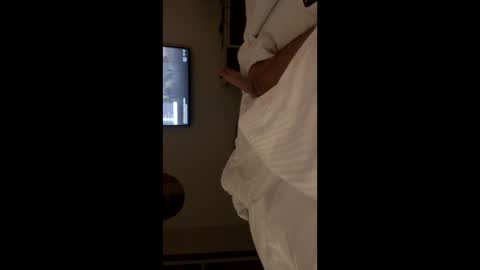 Snapshot of chris_40_m chatting on November 17, 2025, 10:37 pm chris_40_m online show from November 17, 2025, 10:37 pm