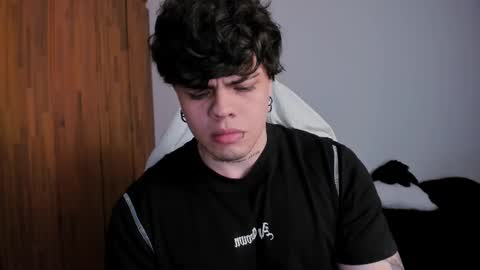 Snapshot of chris_cooperr chatting on February 21, 2025, 4:29 am Chris Cooper Independent model online show from February 21, 2025, 4:29 am