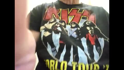 Snapshot of chrispycum chatting on December 5, 2024, 12:11 pm Chris online show from December 5, 2024, 12:11 pm