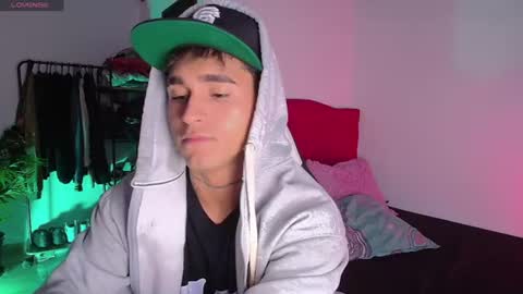 Snapshot of chriss_wg_ chatting on June 17, 2026, 10:00 pm Christian Wang online show from June 17, 2026, 10:00 pm
