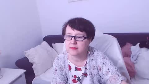 Snapshot of christarose chatting on December 15, 2024, 7:46 am Christa online show from December 15, 2024, 7:46 am