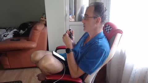 ChristiantBoy online show from May 5, 2026, 4:04 pm