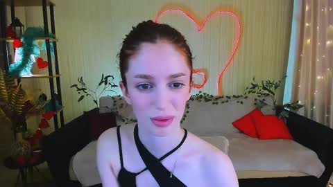 christinaconteeree online show from May 14, 2026, 1:51 pm