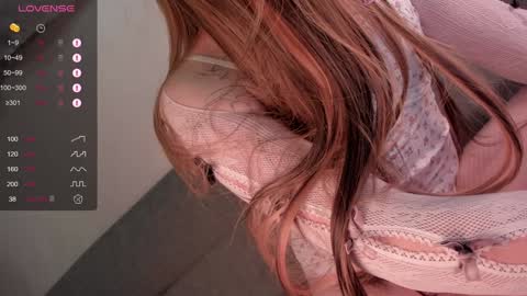 Snapshot of christinaloveu chatting on January 6, 2025, 4:44 pm crisss online show from January 6, 2025, 4:44 pm