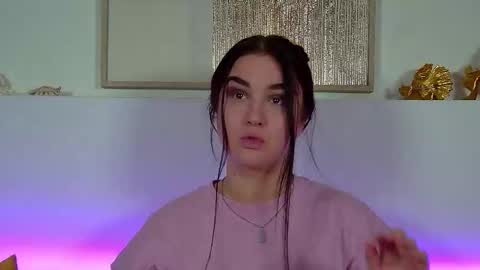 Christina online show from November 25, 2025, 6:52 pm