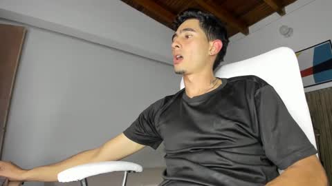 Petite Horny and chistoper  dick online show from March 7, 2025, 10:54 pm